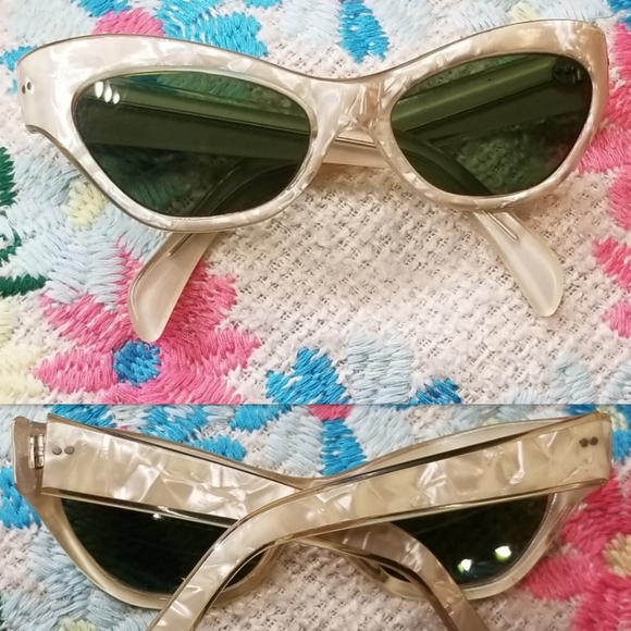 vintage unbranded Accessories - 🌵VINTAGE Cat Eye🐱Sunglasses 1950s